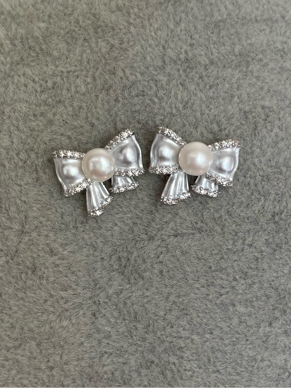 Natural Freshwater Pearl Bow Stud Earrings - Silver posts